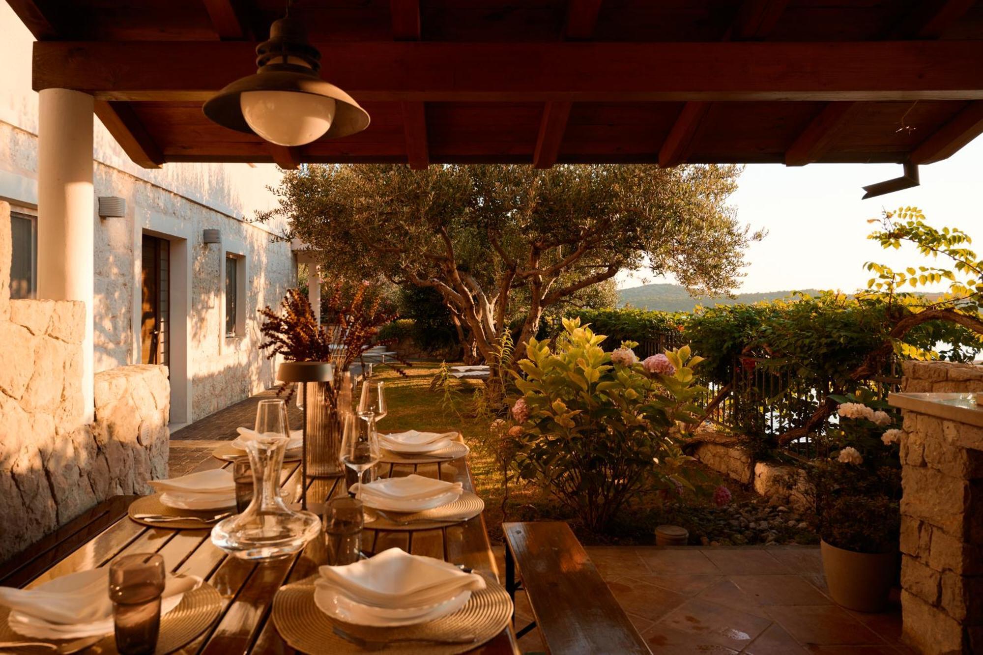 Luxurious City Retreat With Pool Sibenik Exterior photo